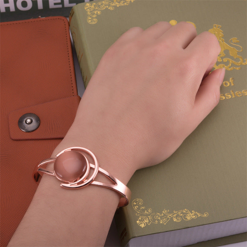 Women's Vintage Magnet Bronze Bracelet – Jewelry Gift Ideas — 1