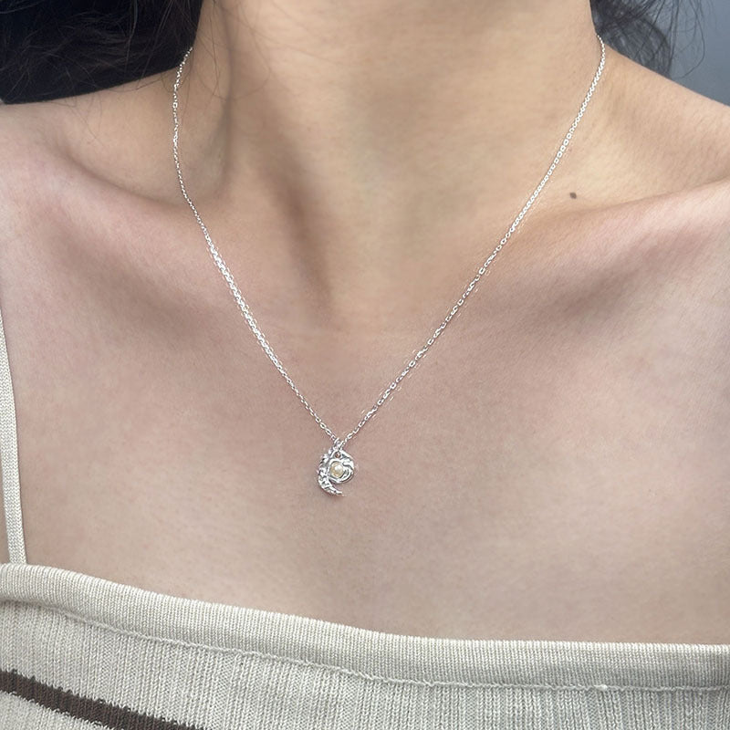 Irregular Hammer Pattern Crescent Clavicle Chain – Everyday Gifts — 1