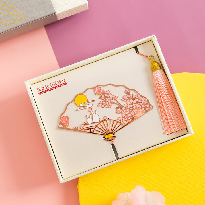 Creative Fashion Hollow Literary Art Folding Fan – Stylish Gifts — 1