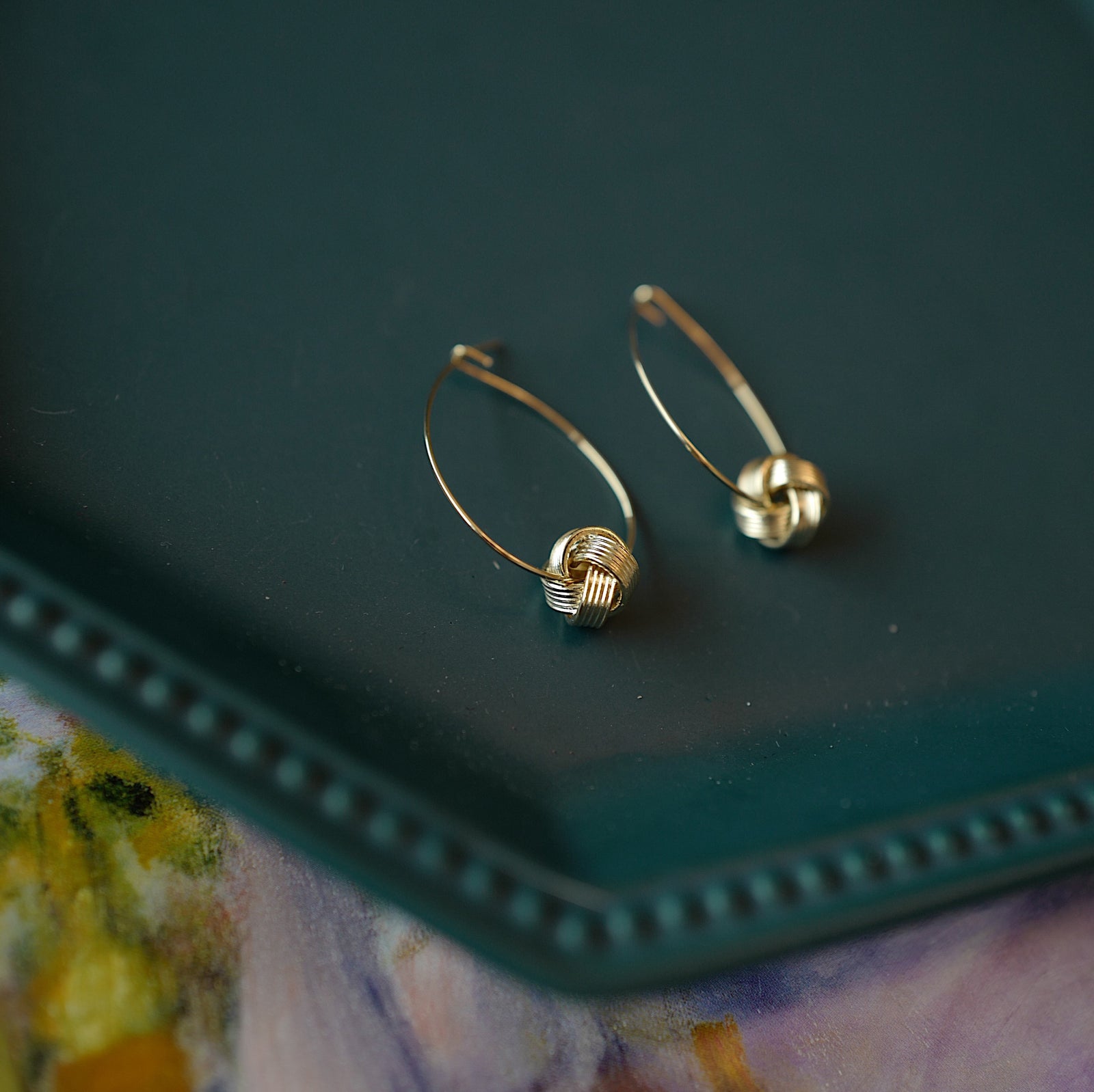 Fashionable Women's Simple Knot Buckle Earrings – Gifts for Her — 1