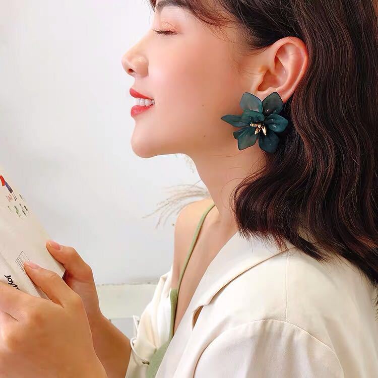 Fashion Personality Petal Showing Face Slimming – Stylish Gifts — 1