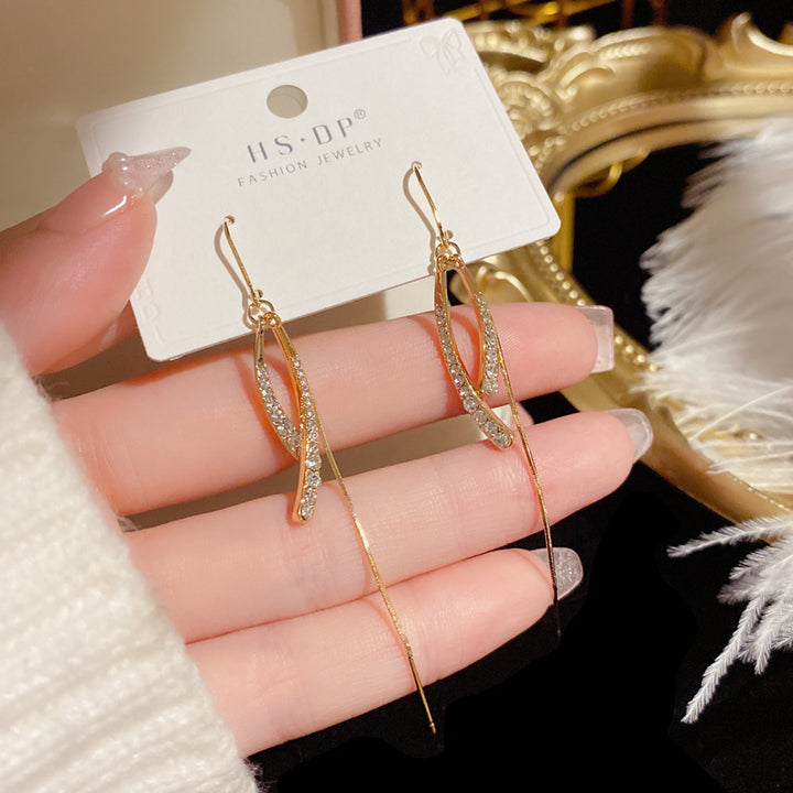 Simple Diamond Cross Long Tassel Ear Line – Holiday Gift Ideas — 1