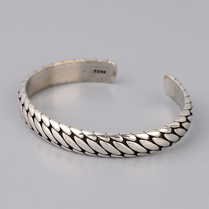 Women's Personalized Engraved Tire Pattern – Jewelry Gift Ideas — 1