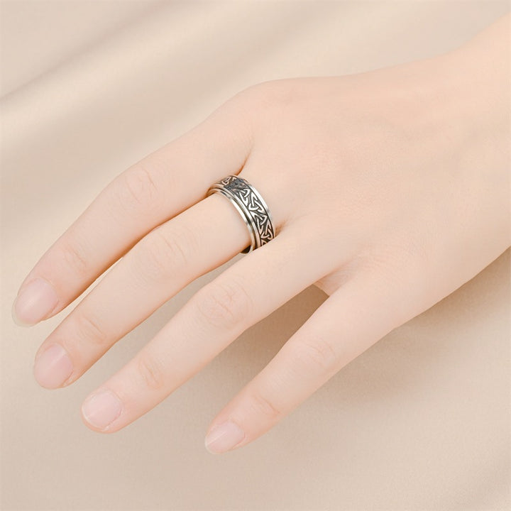 European And American Style Celtic Triangle Knot – Stylish Gifts — 1