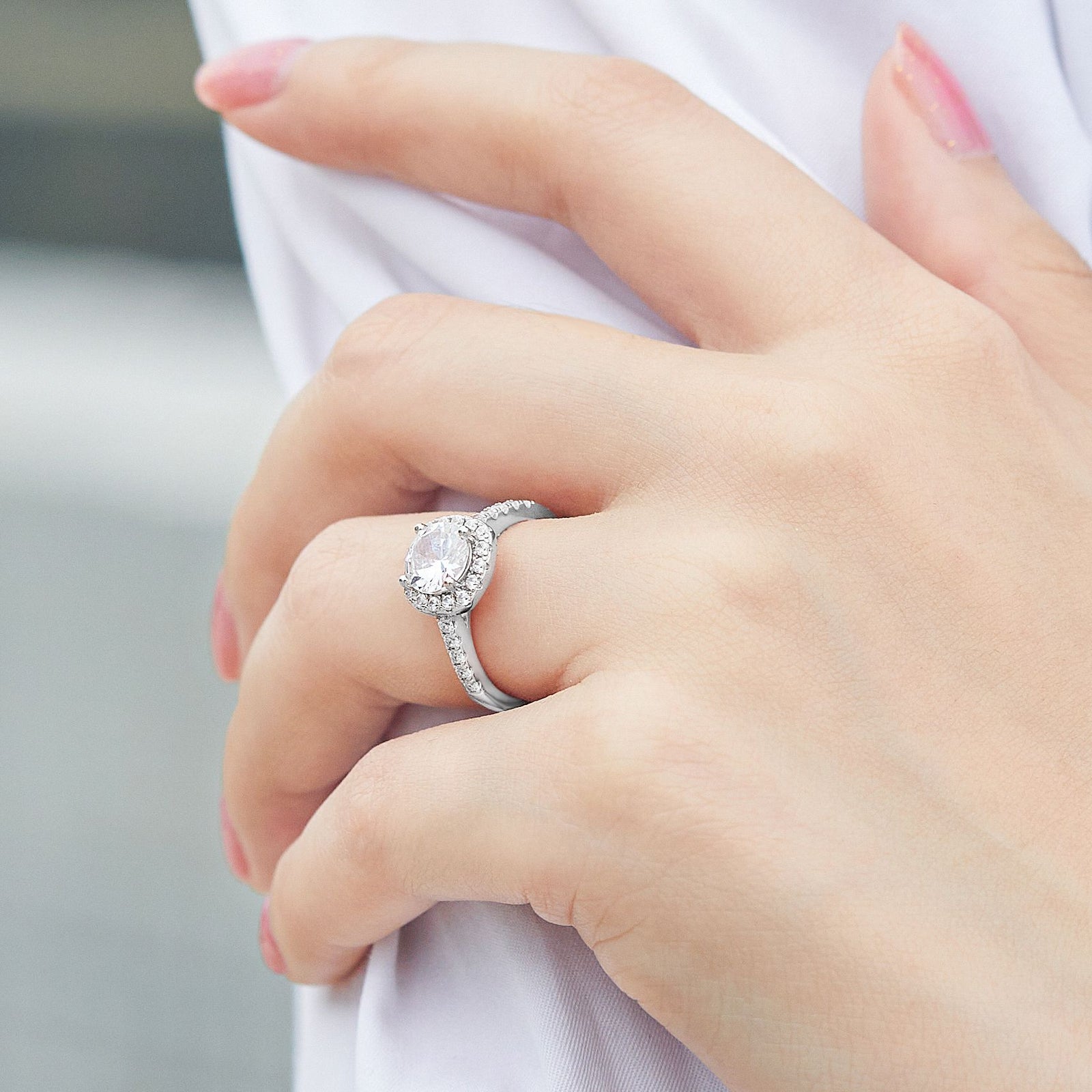 Women's Fashion Sterling Silver Zircon Wedding Ring – Stylish Gifts — 1