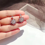 Women's Temperament Snowflake Diamond Stud Earrings – Gifts for Her — 3