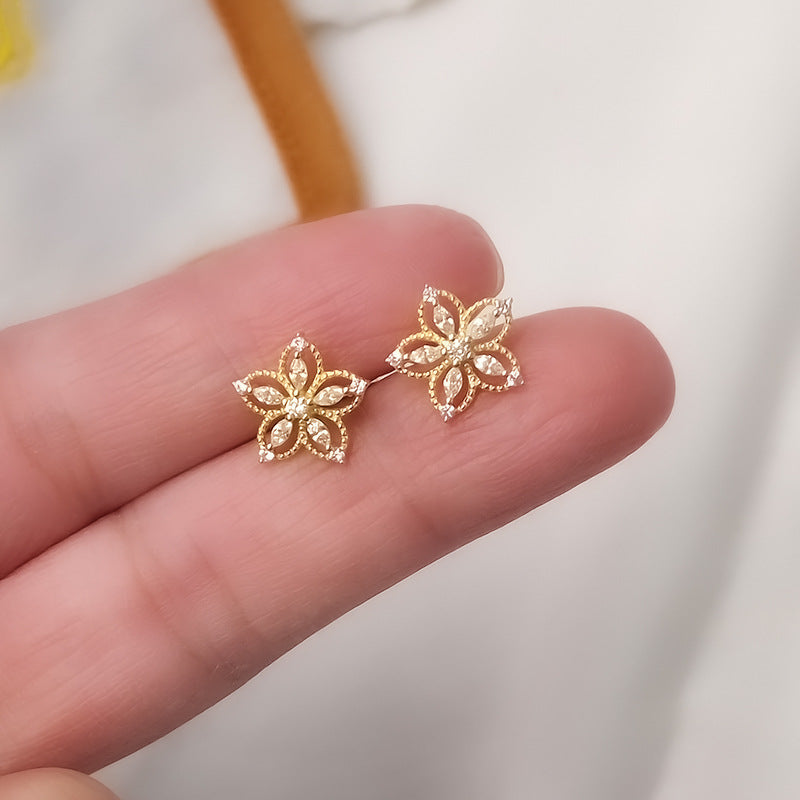 Elegant And Fashionable Hollow Flower Delicate Edge – Small Gift Ideas — 1