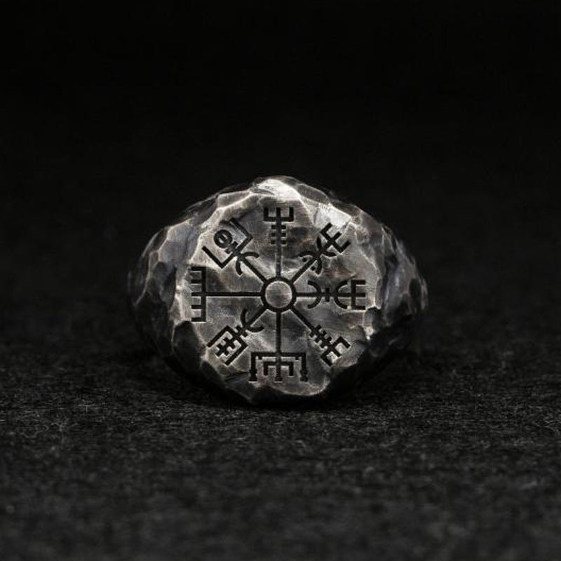 Fashion Retro Carved Compass Ring – Stylish Gifts — 1