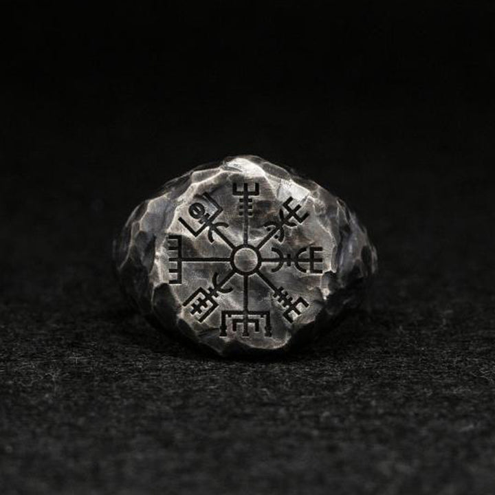 Fashion Retro Carved Compass Ring – Stylish Gifts — 1