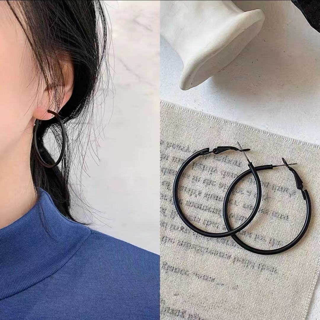 Simple Personality Vintage Black Frosted Earrings – Useful Gifts — 1