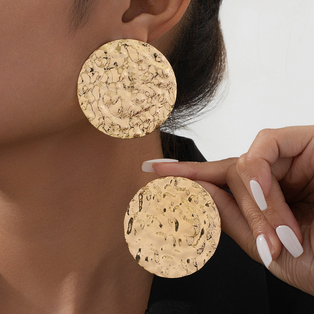 Simple Style Exaggerated Alloy Round Texture – Stylish Gifts — 1