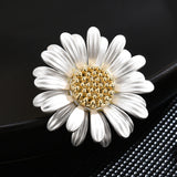 Simple Small Daisy Brooch Female Anti-lost Pin – Jewelry Gift Ideas — 2