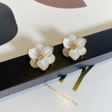 Women's Fashion Personalized Petal Earrings – Stylish Gifts — 3