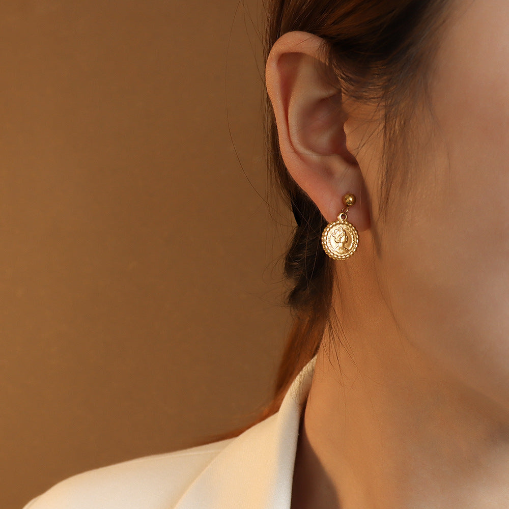 French Style Queen Portrait Head Stud Earrings – Stylish Gifts — 1
