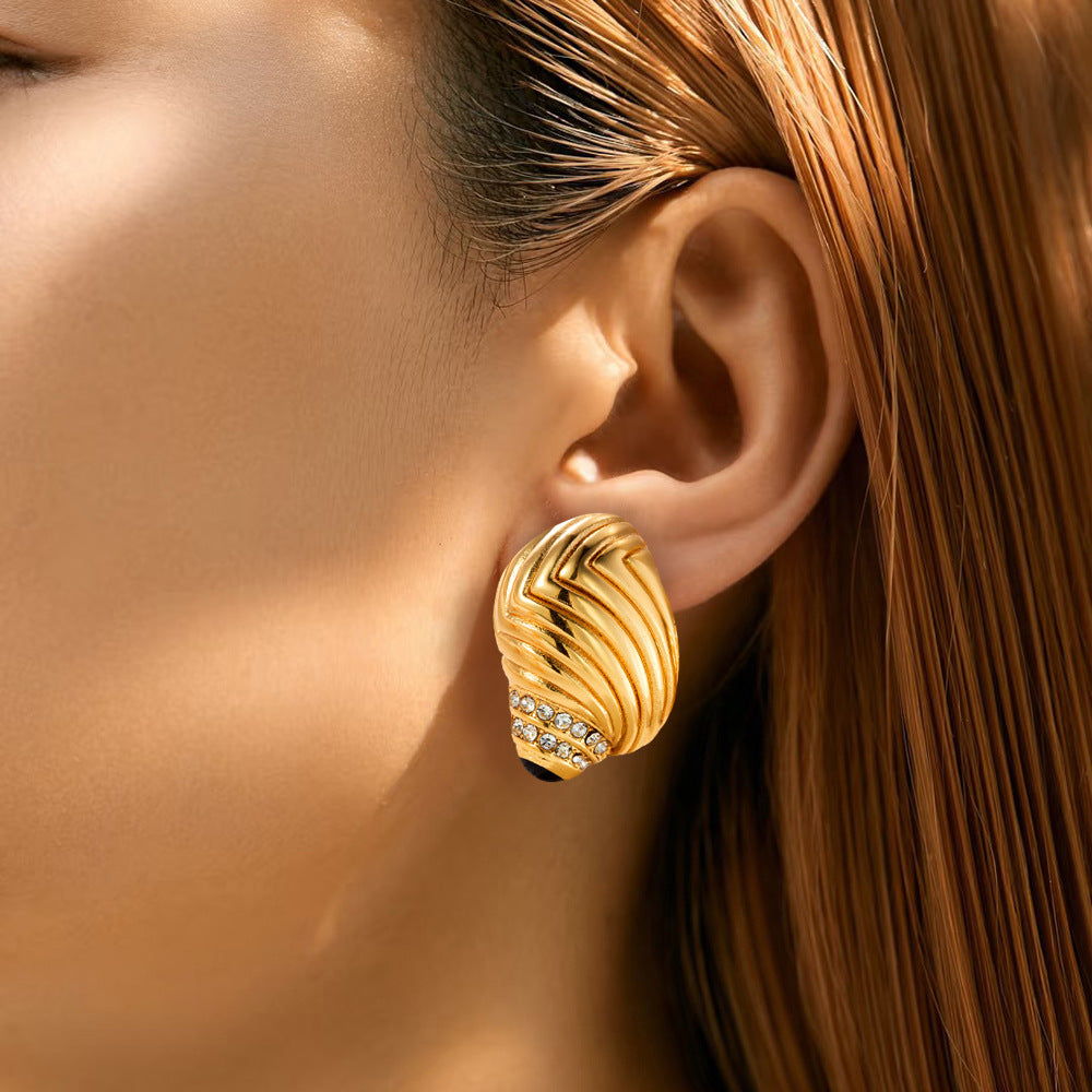 Fashion Special-interest Titanium Steel Gold-plated – Stylish Gifts — 1