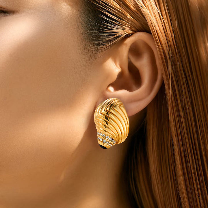 Fashion Special-interest Titanium Steel Gold-plated – Stylish Gifts — 1