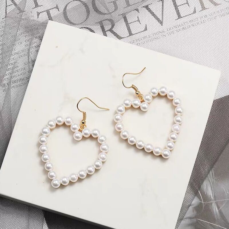 Women's Sweet Temperament Hollow Peach Heart Earrings – Gifts for Her — 1