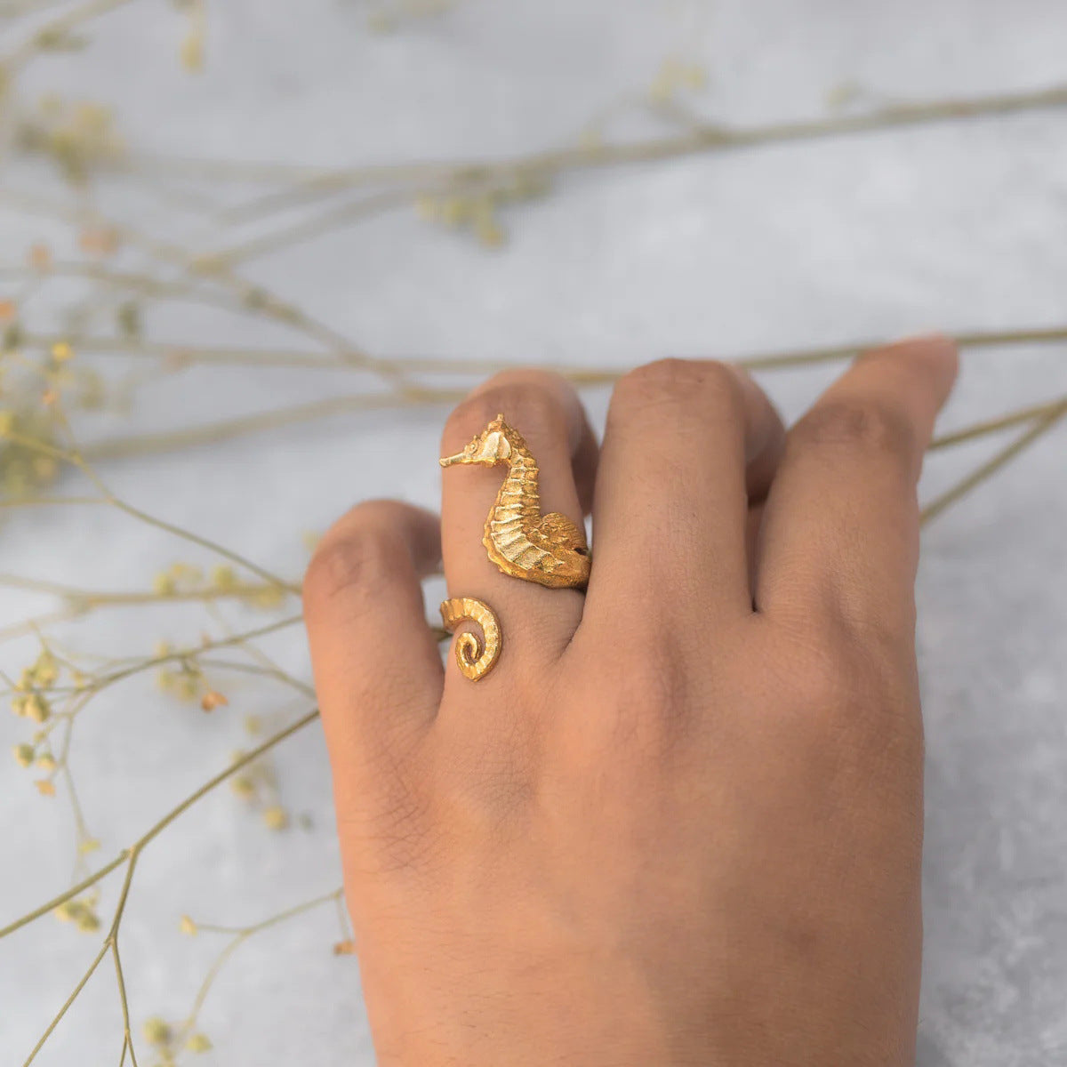 Ocean 18K Gold Stainless Steel Seahorse Opening Ring – Gift Ideas — 1