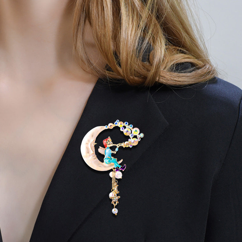 Retro Heavy Industry Moon Brooch – Jewelry Gift Ideas — 1