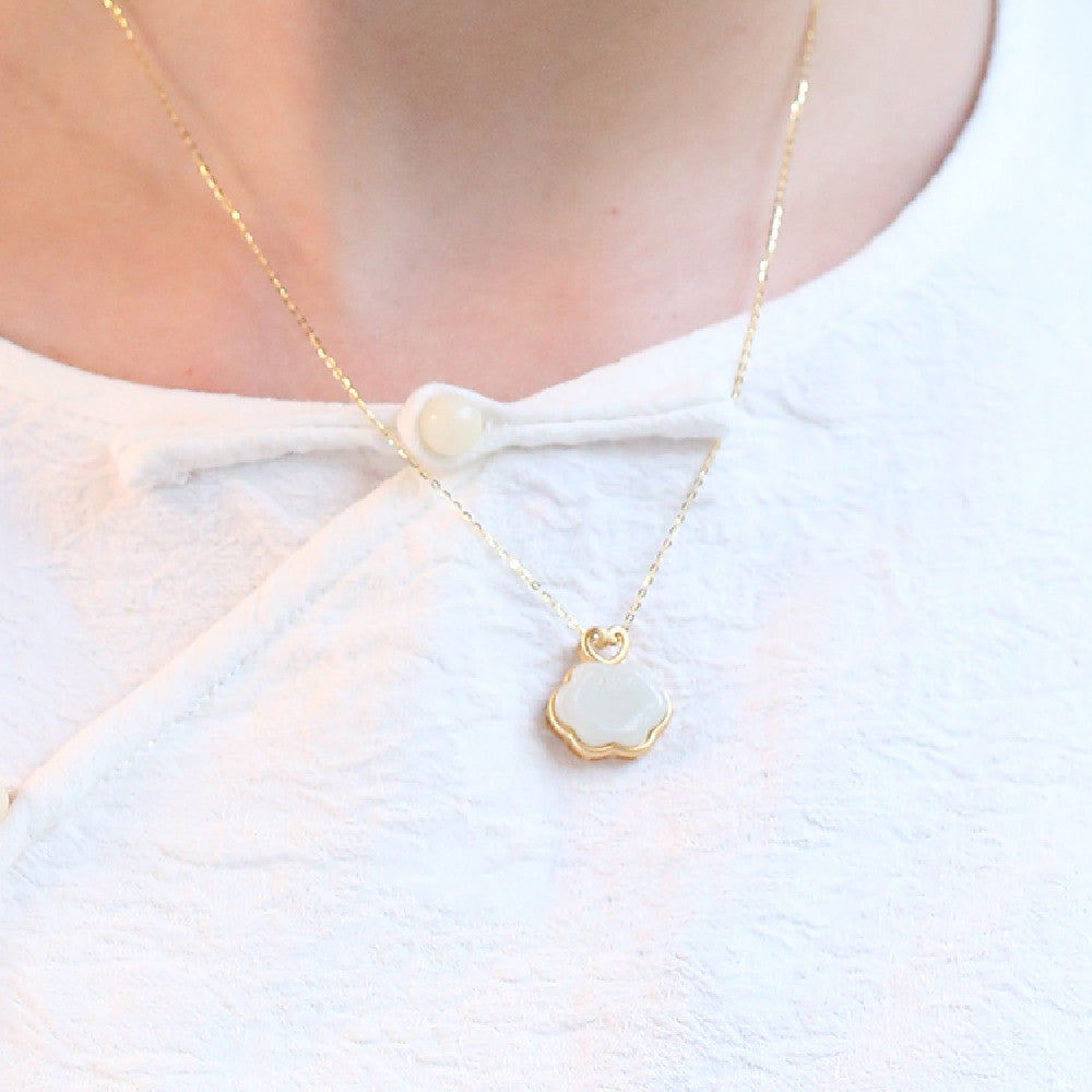 The New Hotan White Jade Necklace – Jewelry Gift Ideas — 1