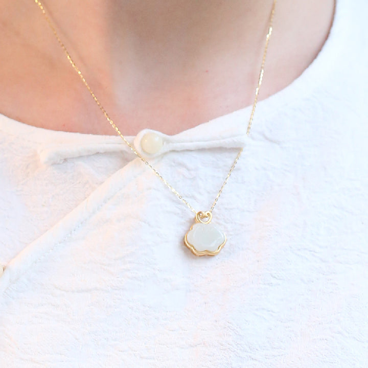 The New Hotan White Jade Necklace – Jewelry Gift Ideas — 1