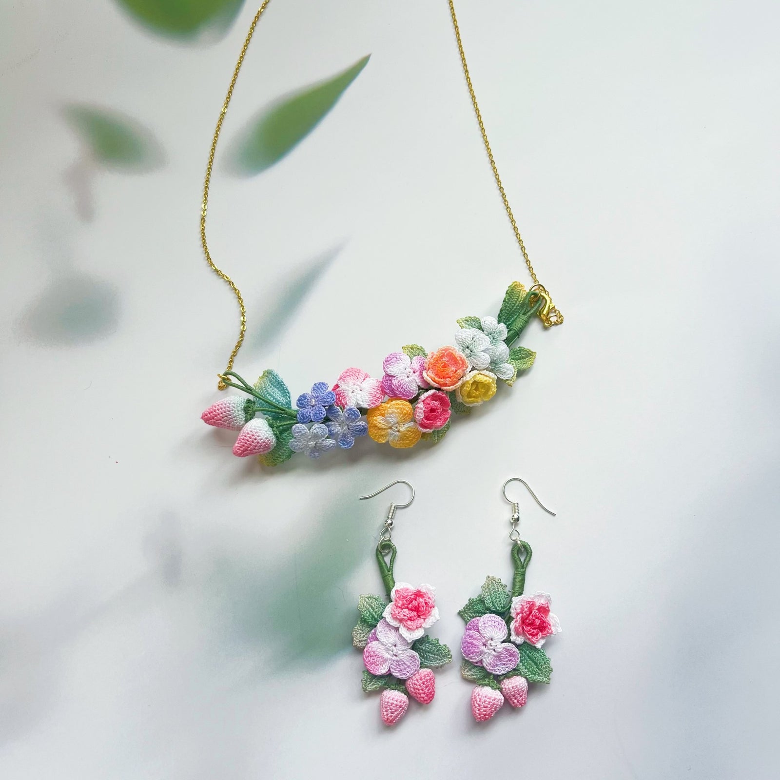 Handwoven Finished Bouquet Necklace – Jewelry Gift Ideas — 1