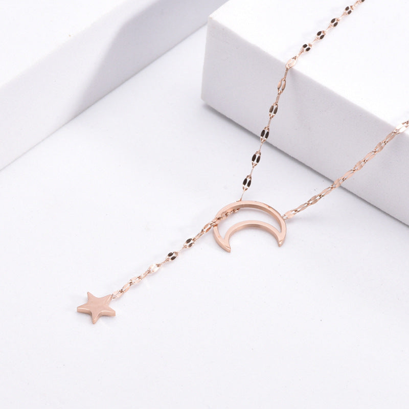 Women's Fashion Temperament Hollow Moon Pendant – Jewelry Gift Ideas — 1