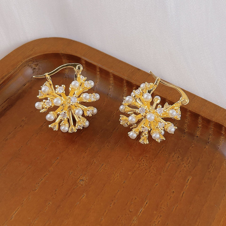 Retro Unique Design Zircon Pearl Fireworks Ear Clip – Useful Gifts — 1