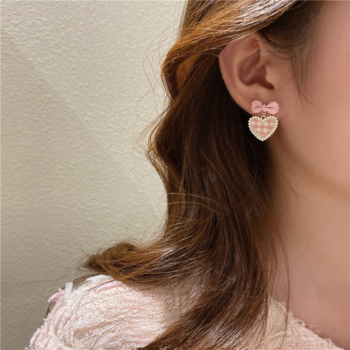 Temperament Niche Peach Heart Earrings Japanese – Stylish Gifts — 1