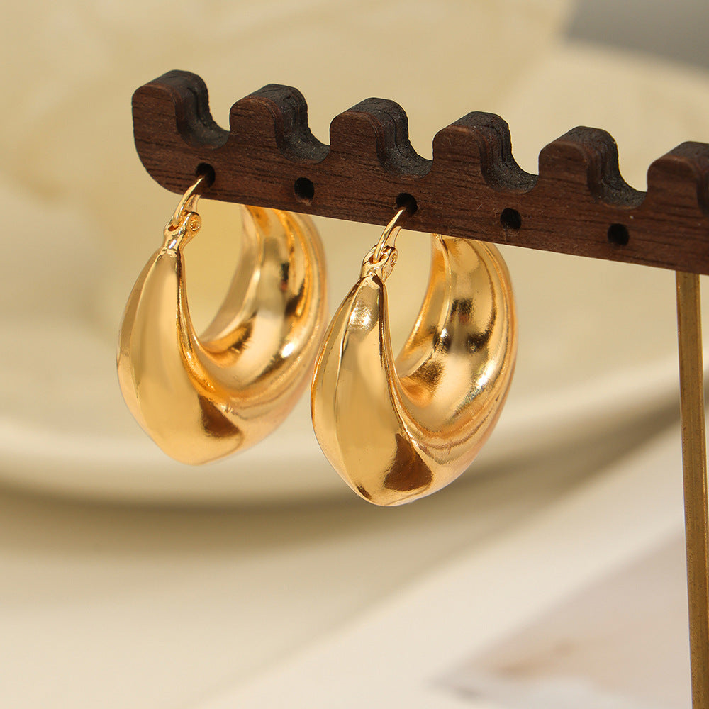 Simple Glossy Copper-plated Gold U-shaped Earrings – Small Gift Ideas — 1