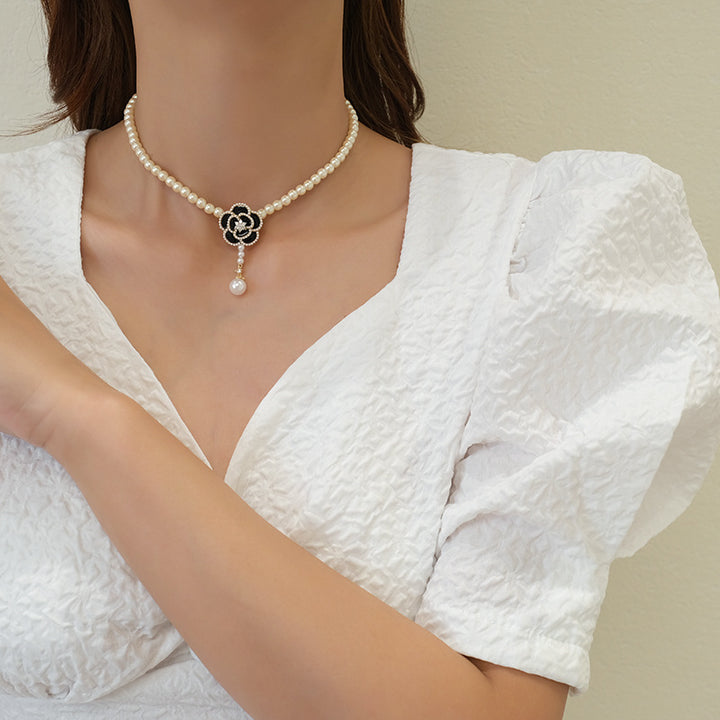 Light Luxury Niche Pearl Necklace Sweet Flowers – Jewelry Gift Ideas — 1