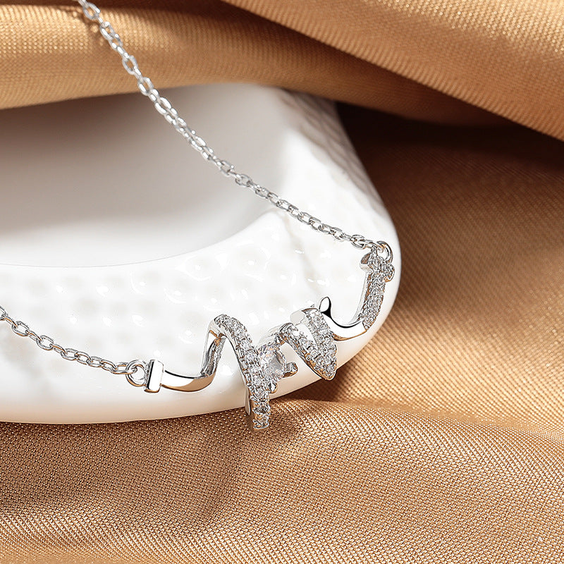Light Luxury Minority Design LOVE Necklace – Jewelry Gift Ideas — 1