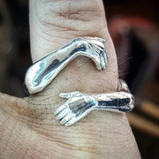 Simple Fashion Special-interest Embrace Hands Hug Ring – Stylish Gifts — 4