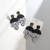 Women's Black And White Contrast Color Geometric Round – Gifts for Her — 5