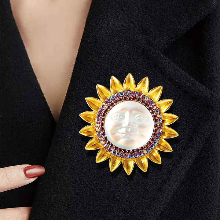 Heavy Industry Sun Smiley Face Brooch Alloy Baroque – Stylish Gifts — 1