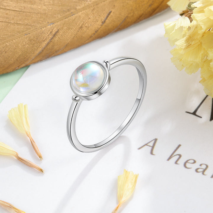 Fashion Women's Round Moonstone Silver Ring – Stylish Gifts — 1