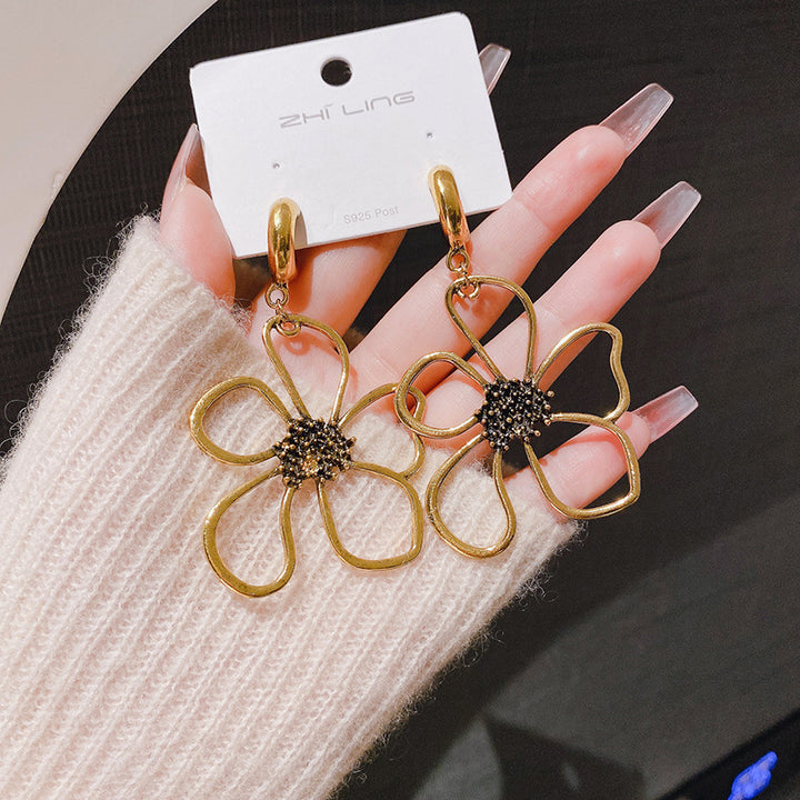 Retro Easy Matching Hollow Flower Earrings – Useful Gifts — 1
