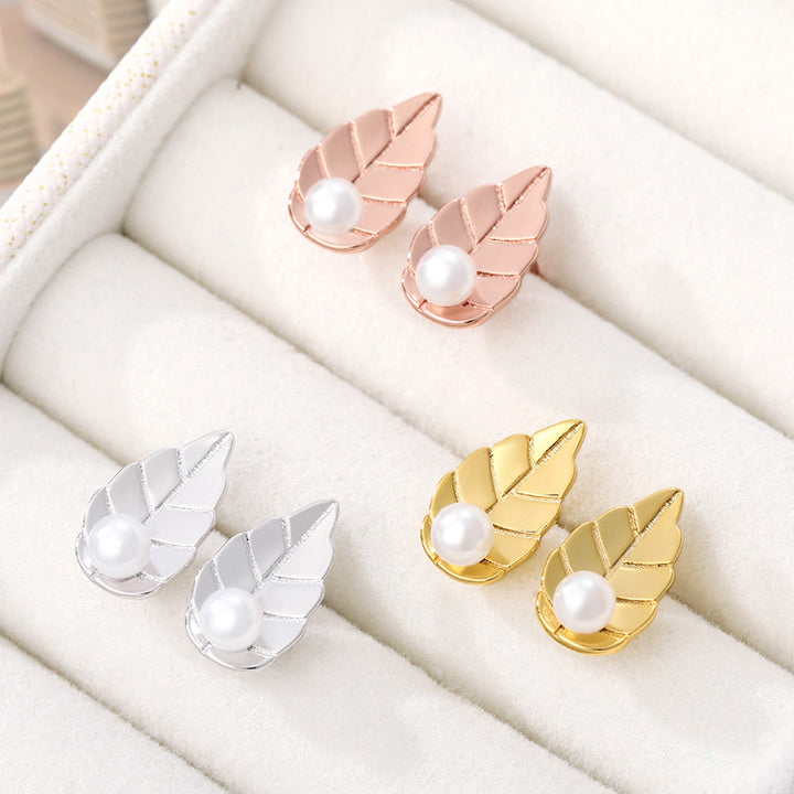 Leaf-shapepd Stud Earrings Ornament – Small Gift Ideas — 1