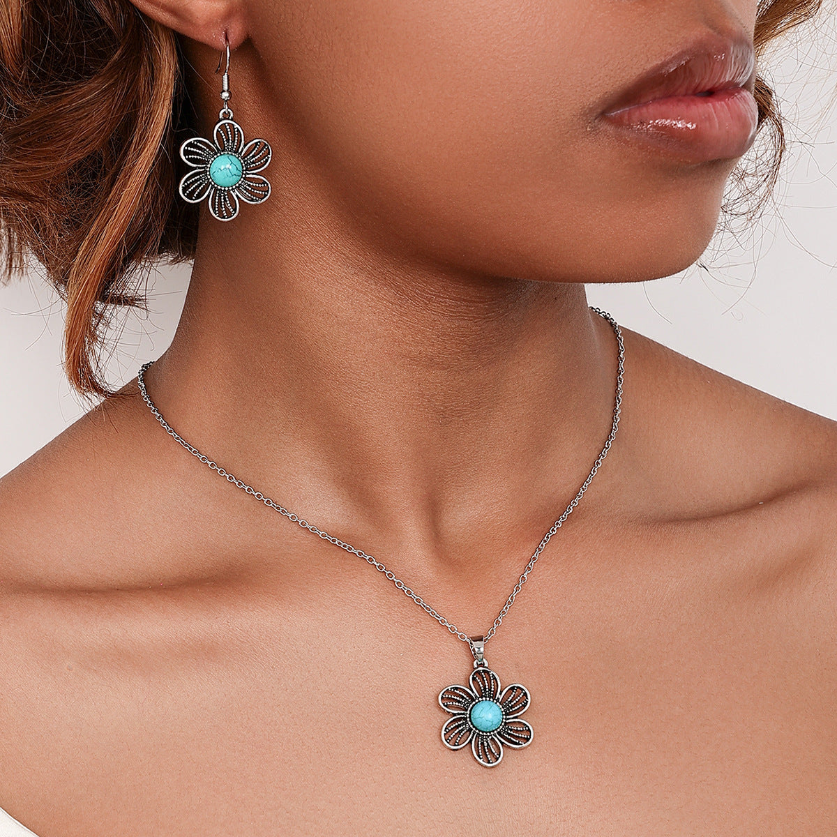 Female Fashion Personality Distressed Metal – Jewelry Gift Ideas — 1