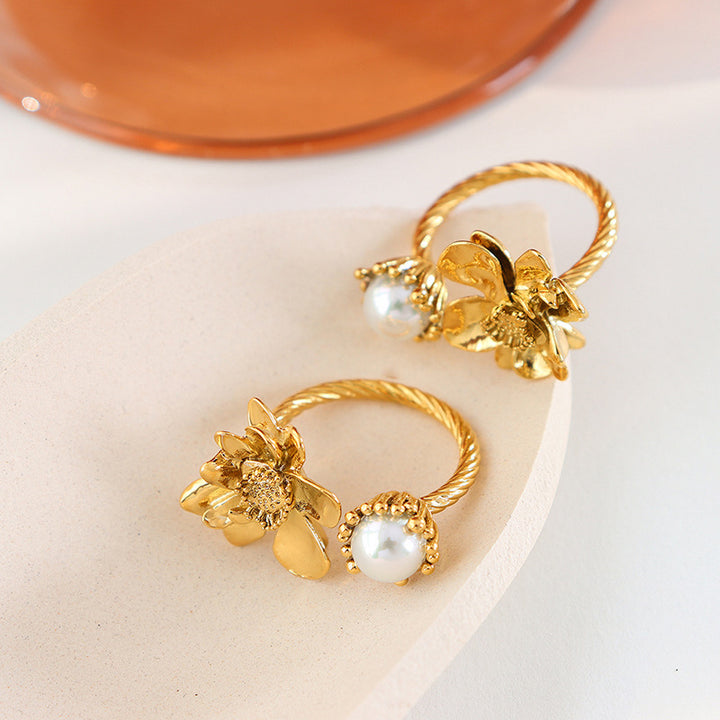 French Retro Flower Brass Ring For Women – Gifts for Her — 1