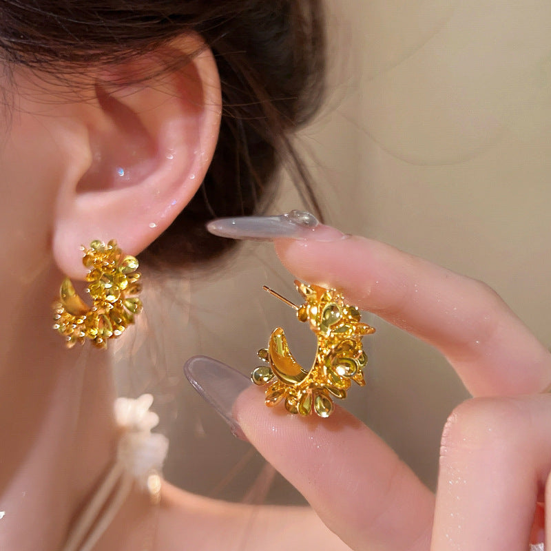 Golden Flowers C- Shaped Earrings New Retro Temperament – Useful Gifts — 1