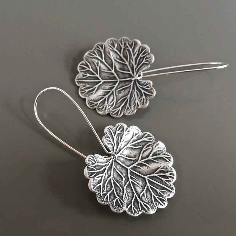 High-grade Earrings Retro Fashion Leaf Earrings – Stylish Gifts — 1