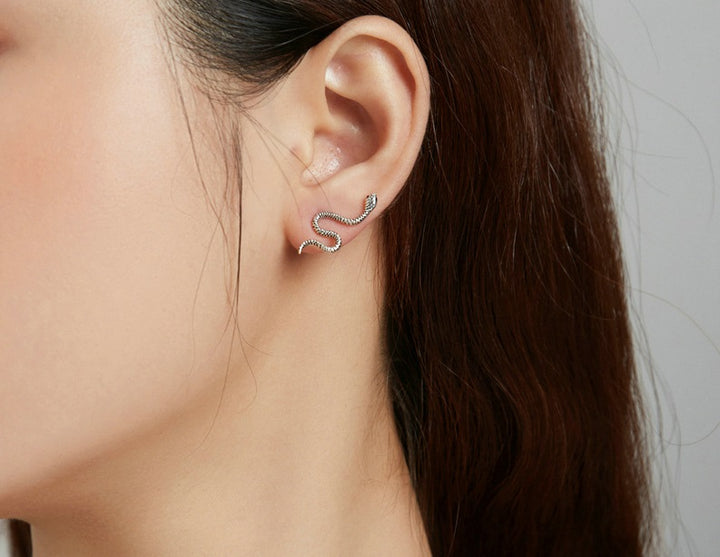 Green Zircon Girls' Smart Snake Stud Earrings – Tech Gifts — 1