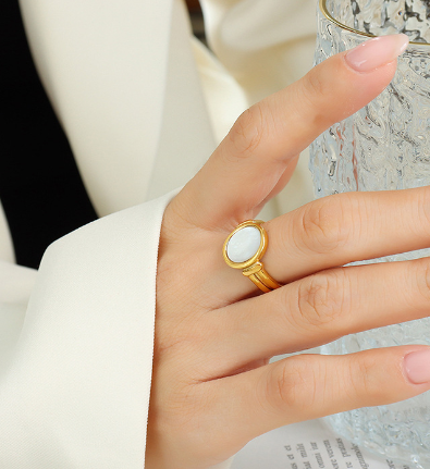 Belle Golden Seashell Ring – Holiday Gift Ideas — 1